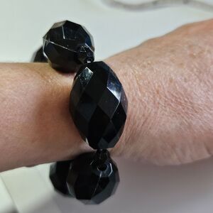 Black Faceted Chunky Bead Bracelet 7.25"